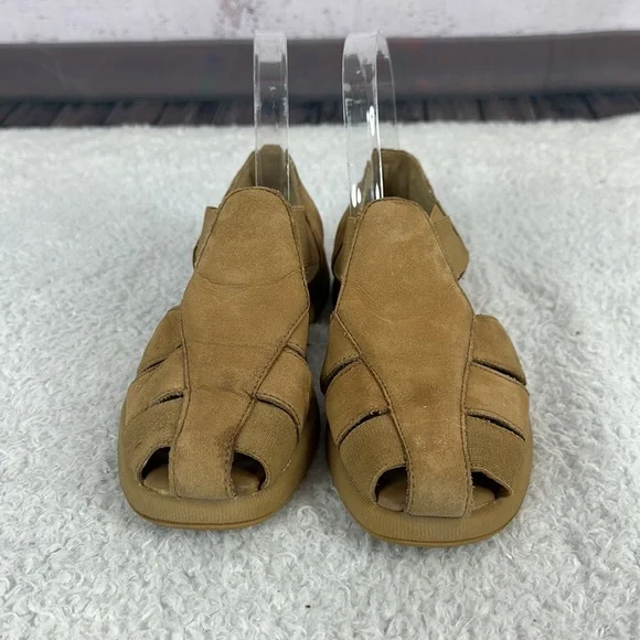 Earth Shoes Womens Fisherman Sandal size 7.5 Tan Leather Slip on Flat - Picture 2 of 9